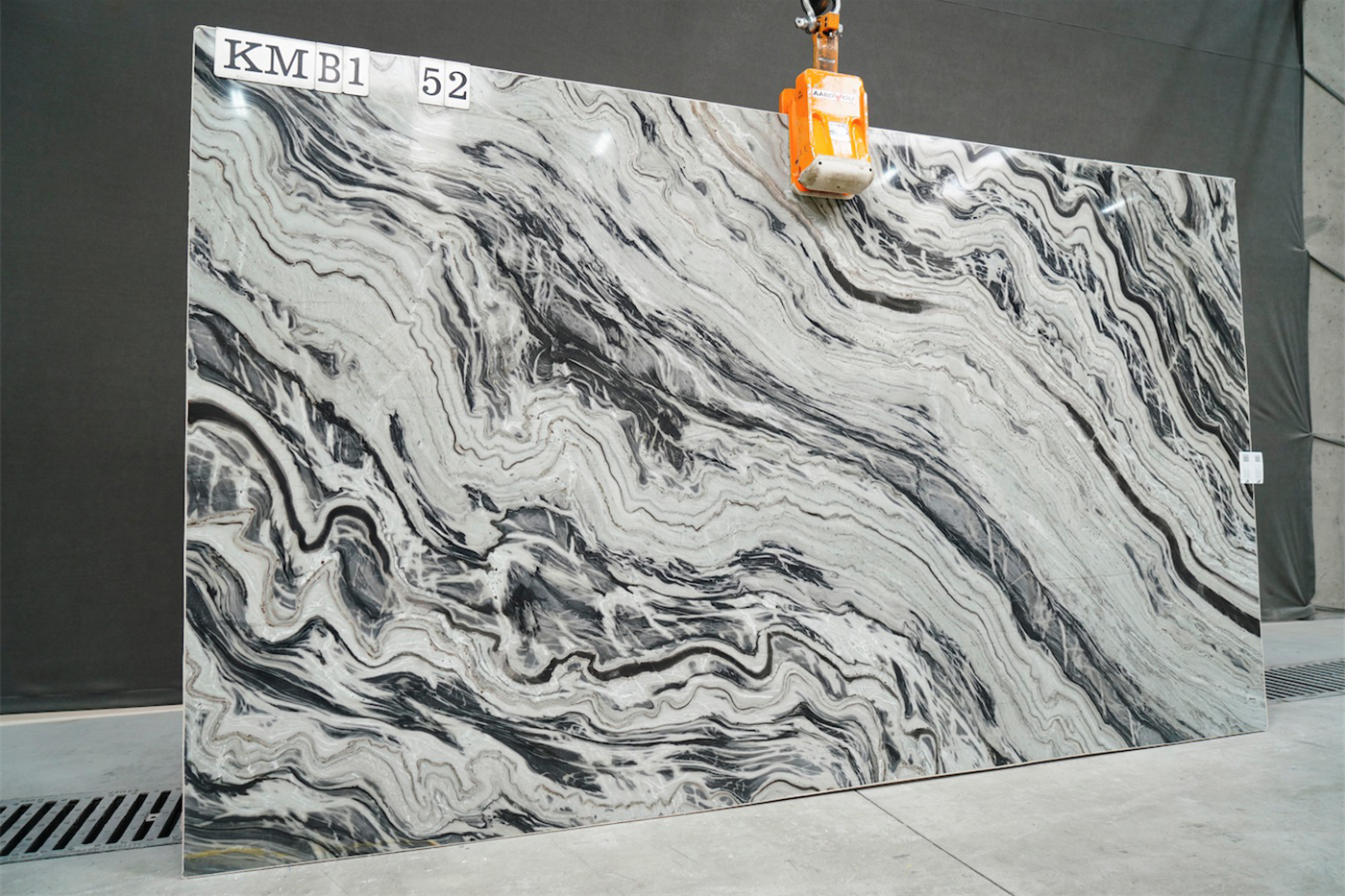 Silver Stream Kamer Marble