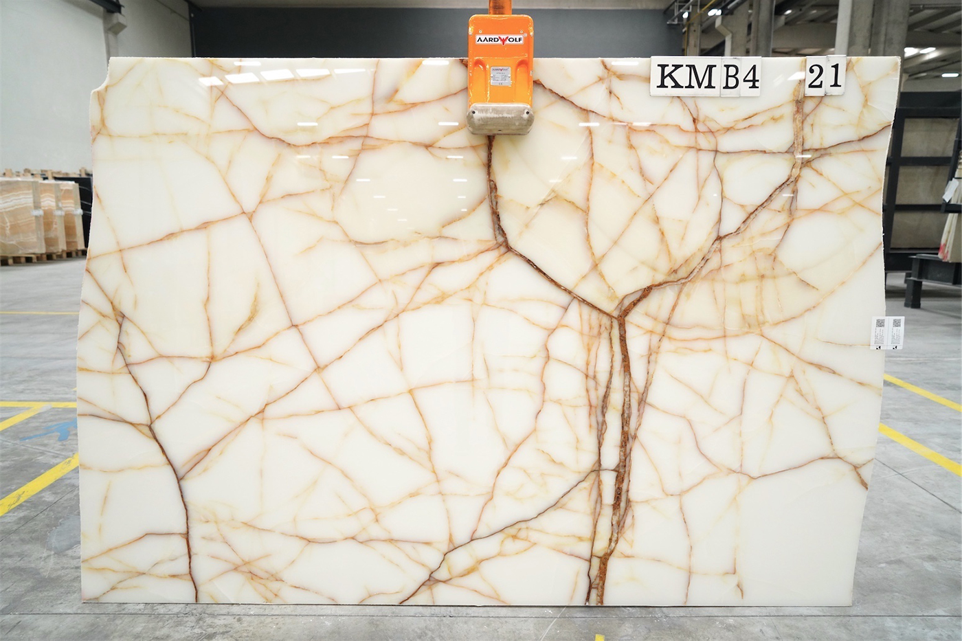 WHITE PURE ONYX KAMER MARBLE