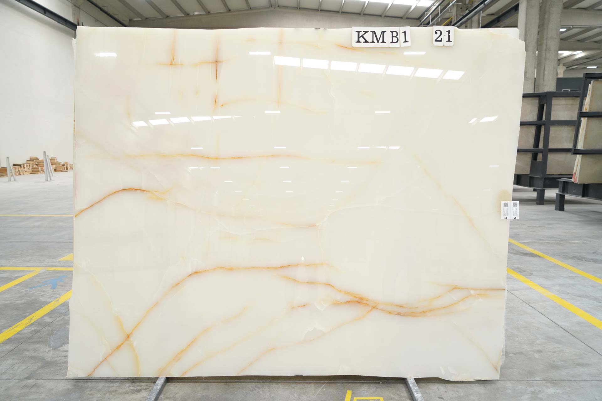 WHITE PURE ONYX KAMER MARBLE